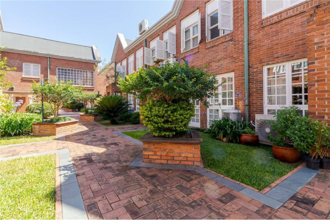 Imagem Casa com 3 Quartos à Venda, 250 m² em Chácara Das Pedras - Porto Alegre Imagem Casa com 3 Quartos à Venda, 250 m² em Chácara Das Pedras - Porto Alegre