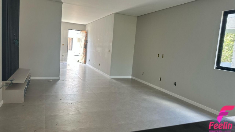 Imagem Casa com 3 Quartos à Venda, 147 m² em Carianos - Florianópolis Imagem Casa com 3 Quartos à Venda, 147 m² em Carianos - Florianópolis