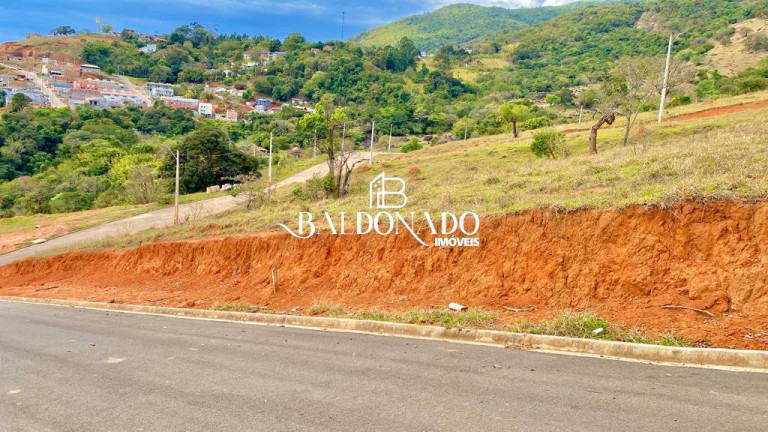 Imagem Terreno à Venda, 303 m² em Centro - Extrema Imagem Terreno à Venda, 303 m² em Centro - Extrema