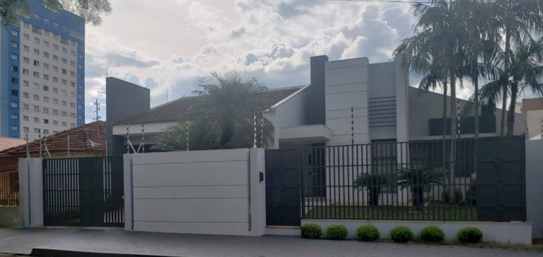 Imagem Casa com 3 Quartos à Venda, 525 m² em Centro - Arapongas Imagem Casa com 3 Quartos à Venda, 525 m² em Centro - Arapongas
