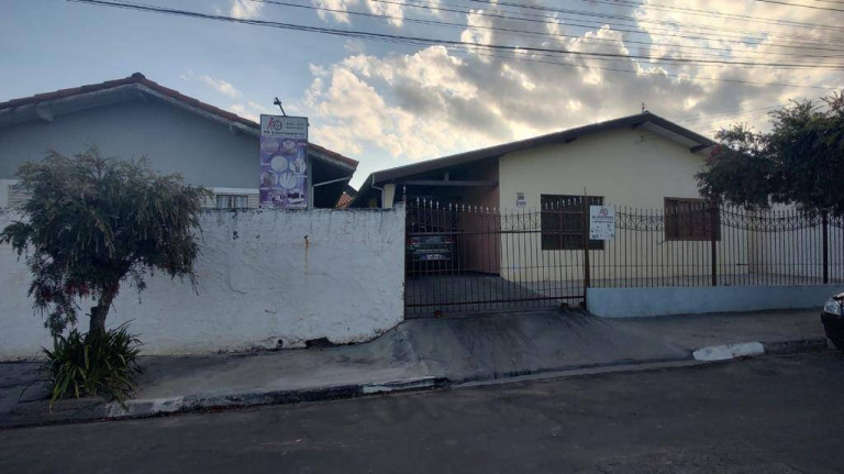 Imagem Casa com 3 Quartos à Venda, 505 m² em Vila Moraes - Iperó Imagem Casa com 3 Quartos à Venda, 505 m² em Vila Moraes - Iperó