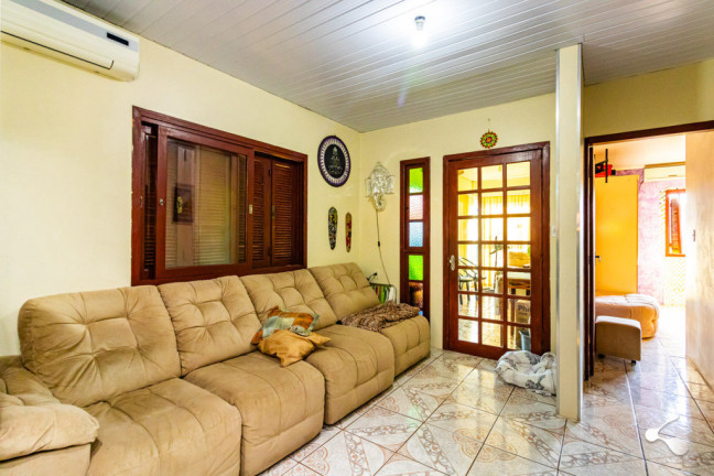 Imagem Casa com 5 Quartos à Venda, em Jardim Sabará - Porto Alegre Imagem Casa com 5 Quartos à Venda, em Jardim Sabará - Porto Alegre