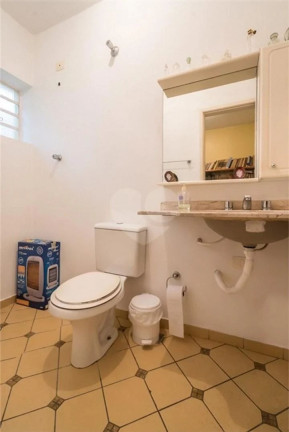 Imagem Casa com 6 Quartos à Venda, 202 m²
