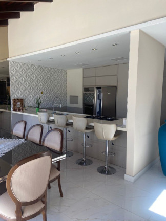 Imagem Sobrado com 2 Quartos à Venda, 280 m² em Centro - Camboriú