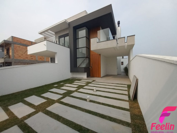 Imagem Casa com 3 Quartos à Venda, 161 m² em Campeche - Florianópolis Imagem Casa com 3 Quartos à Venda, 161 m² em Campeche - Florianópolis