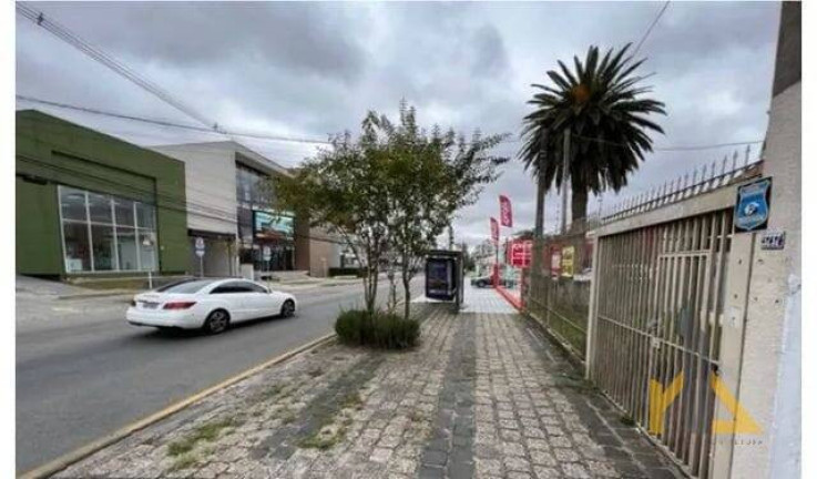 Imagem Casa à Venda, em Centro - Curitiba Imagem Casa à Venda, em Centro - Curitiba