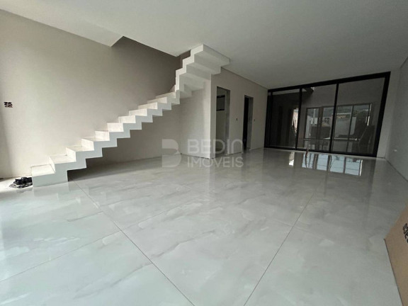 Imagem Sobrado com 3 Quartos à Venda, 240 m² em Barra - Balneário Camboriú Imagem Sobrado com 3 Quartos à Venda, 240 m² em Barra - Balneário Camboriú
