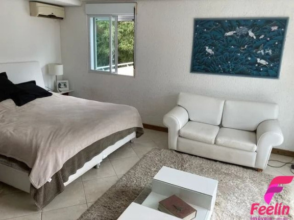 Imagem Casa com 3 Quartos à Venda, 390 m² em Lagoa Da Conceição - Florianópolis Imagem Casa com 3 Quartos à Venda, 390 m² em Lagoa Da Conceição - Florianópolis