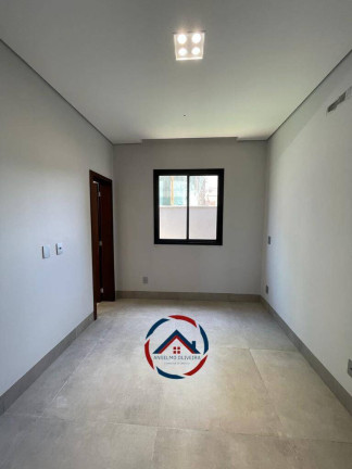 Imagem Casa com 3 Quartos à Venda, 432 m² em Petrópolis - Várzea Grande Imagem Casa com 3 Quartos à Venda, 432 m² em Petrópolis - Várzea Grande