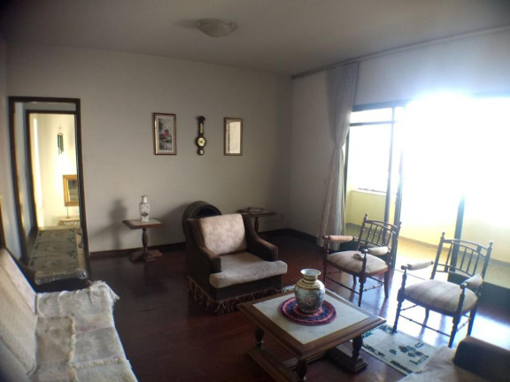 Imagem Casa com 3 Quartos à Venda, 269 m² em Centro - Botucatu Imagem Casa com 3 Quartos à Venda, 269 m² em Centro - Botucatu