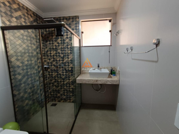 Imagem Casa com 4 Quartos à Venda, 300 m² Imagem Casa com 4 Quartos à Venda, 300 m²