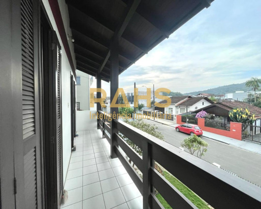 Imagem Casa com 4 Quartos à Venda, 220 m² em Saguaçu - Joinville Imagem Casa com 4 Quartos à Venda, 220 m² em Saguaçu - Joinville