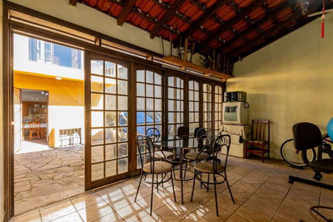 Imagem Casa com 3 Quartos à Venda,  em Medianeira - Porto Alegre