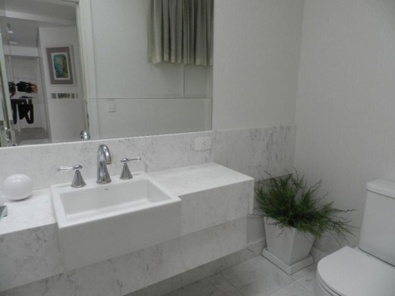 Imagem Imóvel com 3 Quartos à Venda, 200 m² em Centro - Balneário Camboriú Imagem Imóvel com 3 Quartos à Venda, 200 m² em Centro - Balneário Camboriú