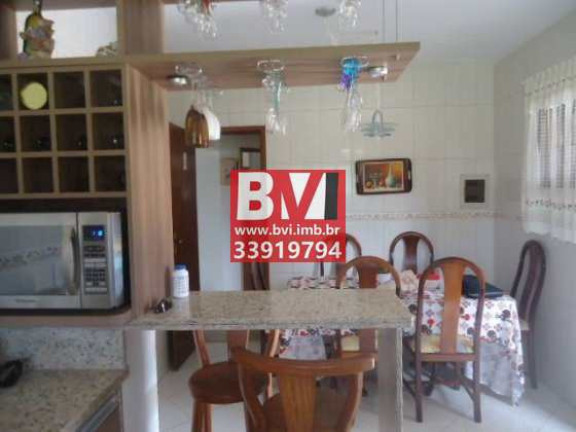 Imagem Casa com 4 Quartos à Venda, 140 m² em Centro - Miguel Pereira