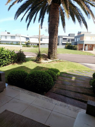 Imagem Casa com 5 Quartos à Venda, em Maristela - Xangri-lá Imagem Casa com 5 Quartos à Venda, em Maristela - Xangri-lá