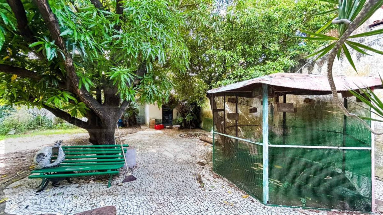 Imagem Casa com 8 Quartos à Venda, 650 m² em Cidade Dos Funcionários - Fortaleza Imagem Casa com 8 Quartos à Venda, 650 m² em Cidade Dos Funcionários - Fortaleza