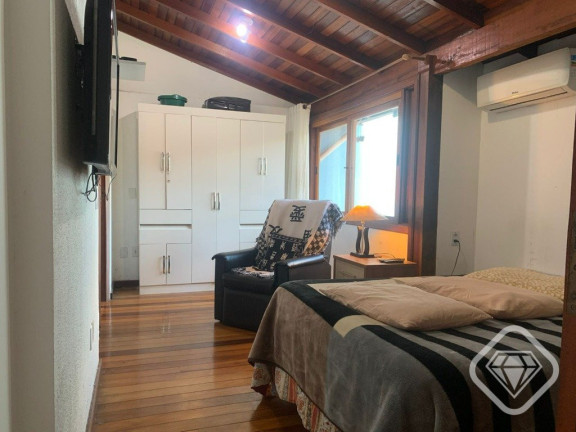 Imagem Casa de Condomínio com 4 Quartos à Venda, em Ipanema - Porto Alegre Imagem Casa de Condomínio com 4 Quartos à Venda, em Ipanema - Porto Alegre