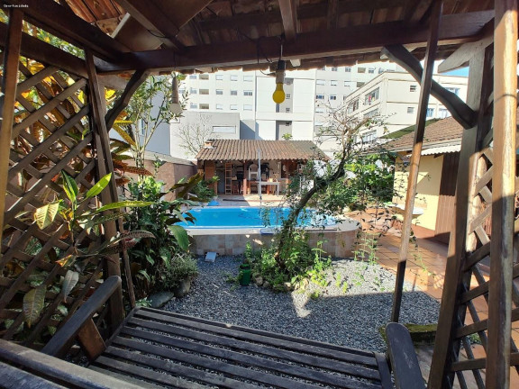 Imagem Casa com 5 Quartos à Venda, 244 m² em Centro - Joinville Imagem Casa com 5 Quartos à Venda, 244 m² em Centro - Joinville