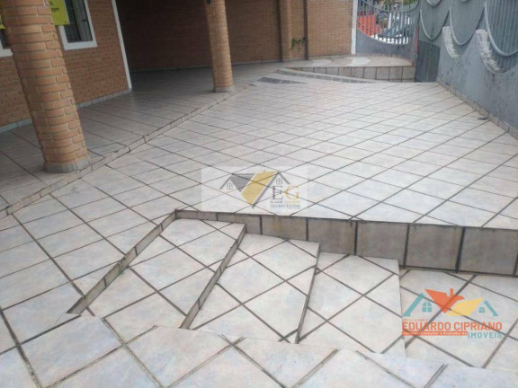 Imagem Casa com 3 Quartos à Venda, 212 m² em Centro - Caraguatatuba