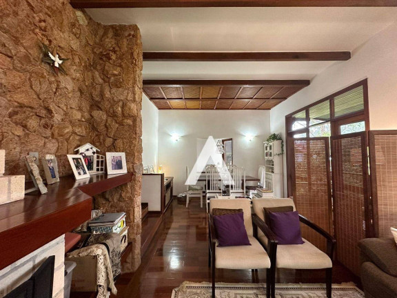 Imagem Casa com 4 Quartos à Venda, 177 m² em Granja Guarani - Teresópolis Imagem Casa com 4 Quartos à Venda, 177 m² em Granja Guarani - Teresópolis