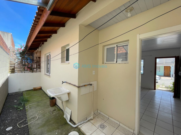 Imagem Casa com 2 Quartos à Venda, 41 m² em Olaria - Canoas Imagem Casa com 2 Quartos à Venda, 41 m² em Olaria - Canoas
