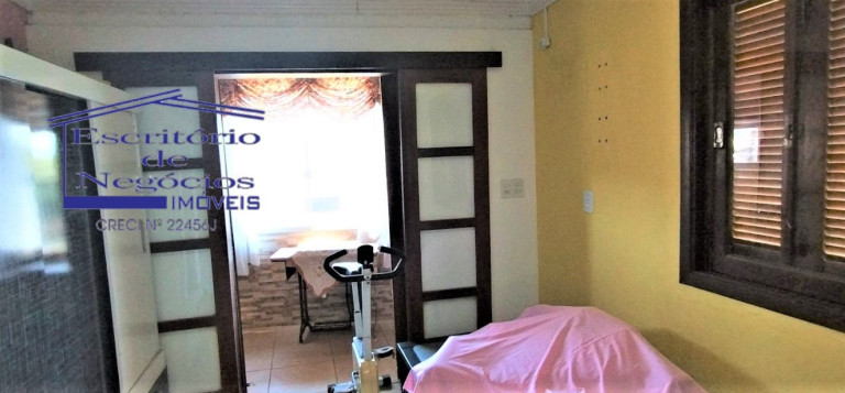 Imagem Casa com 4 Quartos à Venda, 250 m² em Agronomia - Porto Alegre Imagem Casa com 4 Quartos à Venda, 250 m² em Agronomia - Porto Alegre