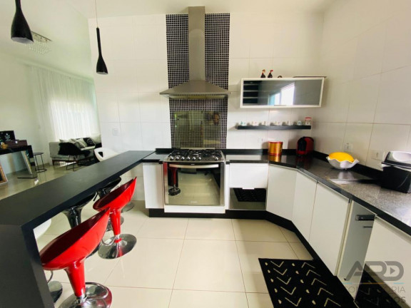 Imagem Casa com 3 Quartos à Venda, 250 m² em Parque Residencial Itapeti - Mogi Das Cruzes