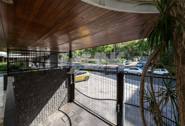 Imagem Apartamento com 3 Quartos à Venda, 244 m² em Moinhos De Vento - Porto Alegre Imagem Apartamento com 3 Quartos à Venda, 244 m² em Moinhos De Vento - Porto Alegre