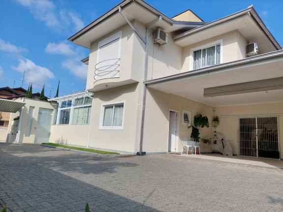 Imagem Casa com 3 Quartos à Venda, 130 m² em Glória - Joinville Imagem Casa com 3 Quartos à Venda, 130 m² em Glória - Joinville