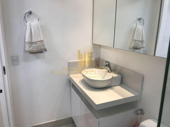 Imagem Apartamento com 3 Quartos à Venda, 132 m² em Centro - Balneário Camboriú Imagem Apartamento com 3 Quartos à Venda, 132 m² em Centro - Balneário Camboriú