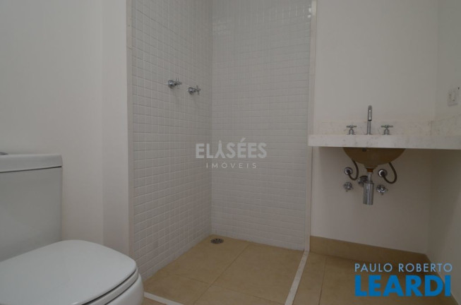 Imagem Sobrado com 4 Quartos à Venda, 321 m² em Vila Morumbi - São Paulo Imagem Sobrado com 4 Quartos à Venda, 321 m² em Vila Morumbi - São Paulo