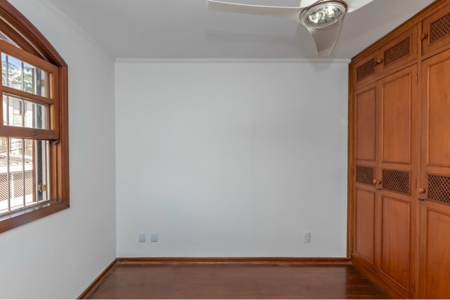 Imagem Casa com 4 Quartos à Venda, 110 m² em Jardim Marajoara - São Paulo Imagem Casa com 4 Quartos à Venda, 110 m² em Jardim Marajoara - São Paulo