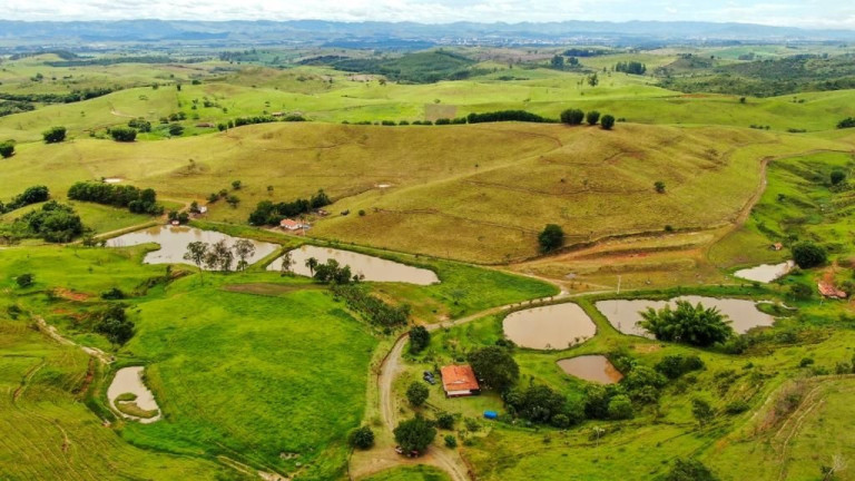 Fazenda à Venda, 40 m² em Parque Dom Bosco - Cachoeira Paulista