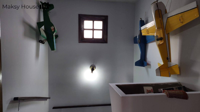 Imagem Casa com 4 Quartos à Venda, em Boqueirão - Curitiba Imagem Casa com 4 Quartos à Venda, em Boqueirão - Curitiba