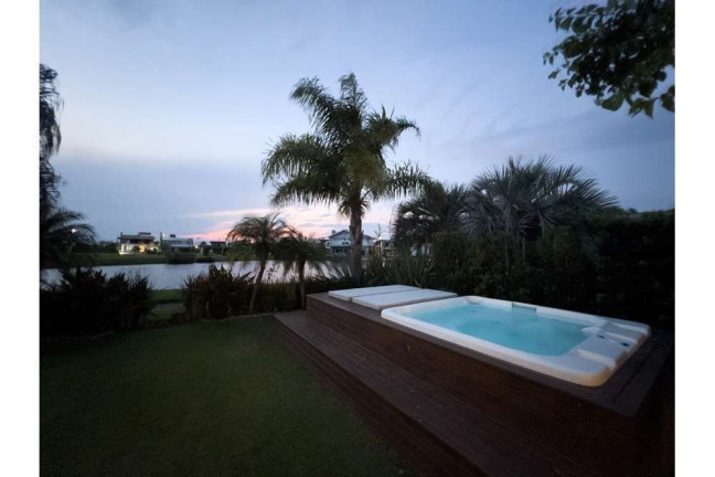 Imagem Casa com 3 Quartos à Venda, 201 m² em Centro - Xangri-lá
