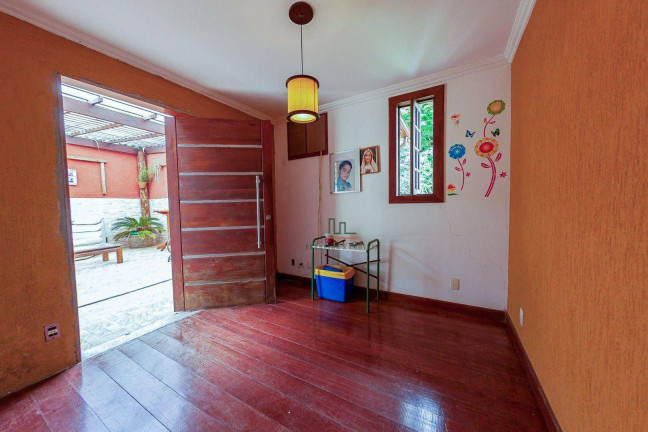 Imagem Casa com 4 Quartos à Venda, 220 m² em Itaipu - Niterói Imagem Casa com 4 Quartos à Venda, 220 m² em Itaipu - Niterói