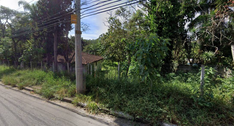 Terreno à Venda, 2.437 m² em Chácara Eliana - Cotia