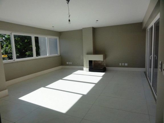 Imagem Casa com 4 Quartos à Venda, 181 m² em Vila Assunção - Porto Alegre Imagem Casa com 4 Quartos à Venda, 181 m² em Vila Assunção - Porto Alegre