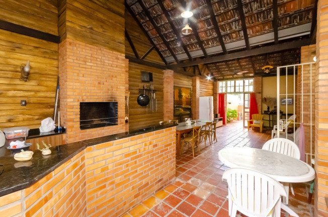 Imagem Casa com 4 Quartos à Venda,  em Petrópolis - Porto Alegre