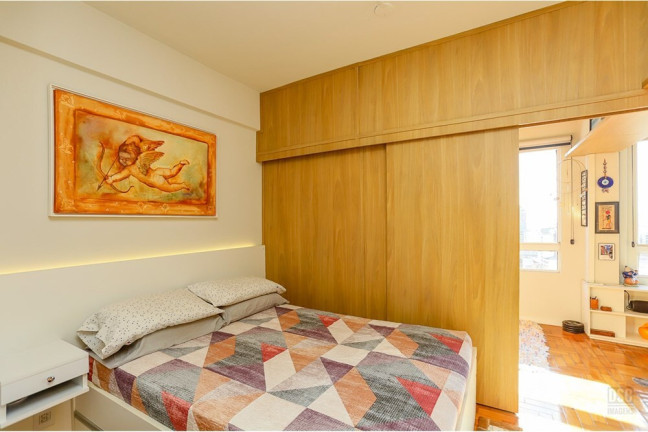 Imagem Imóvel com 1 Quarto à Venda, 56 m² em Centro Histórico - Porto Alegre Imagem Imóvel com 1 Quarto à Venda, 56 m² em Centro Histórico - Porto Alegre