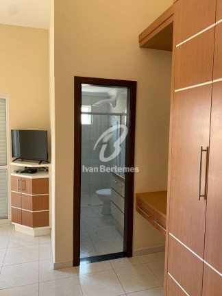 Imagem Sobrado com 3 Quartos para Temporada, em Bombas - Bombinhas Imagem Sobrado com 3 Quartos para Temporada, em Bombas - Bombinhas