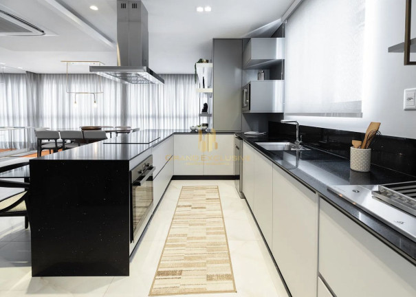 Imagem Apartamento com 3 Quartos à Venda, 167 m² em Centro - Balneário Camboriú Imagem Apartamento com 3 Quartos à Venda, 167 m² em Centro - Balneário Camboriú