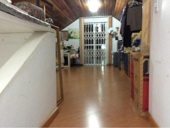 Imagem Casa com 3 Quartos à Venda, 130 m² em Lindóia - Curitiba Imagem Casa com 3 Quartos à Venda, 130 m² em Lindóia - Curitiba