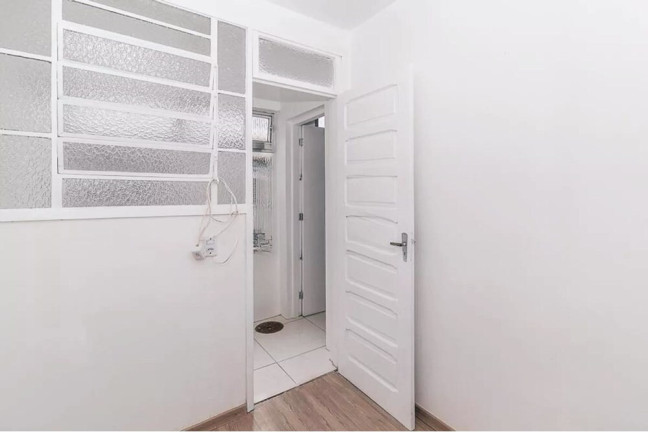 Imagem Imóvel com 2 Quartos à Venda, 69 m² em Vila Ipiranga - Porto Alegre Imagem Imóvel com 2 Quartos à Venda, 69 m² em Vila Ipiranga - Porto Alegre