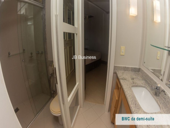 Imagem Imóvel com 3 Quartos à Venda, 250 m² em Centro - Balneário Camboriú Imagem Imóvel com 3 Quartos à Venda, 250 m² em Centro - Balneário Camboriú