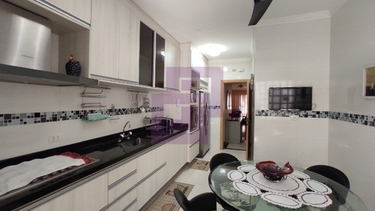 Imagem Apartamento com 3 Quartos à Venda, 158 m² em Pitangueiras - Guarujá