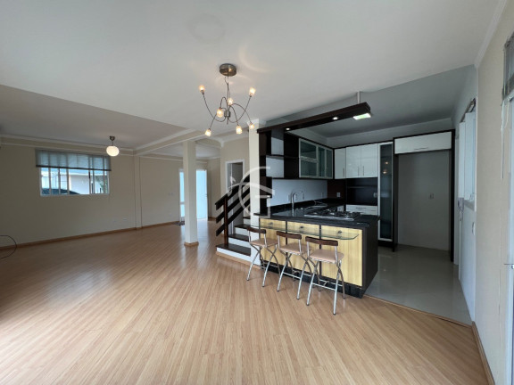 Casa com 3 Quartos à Venda,  em Bom Retiro - Joinville