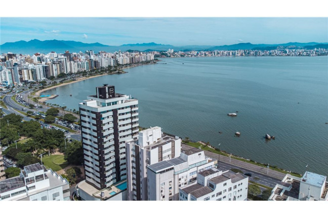 Imagem Imóvel com 3 Quartos à Venda, em Agronômica - Florianópolis Imagem Imóvel com 3 Quartos à Venda, em Agronômica - Florianópolis