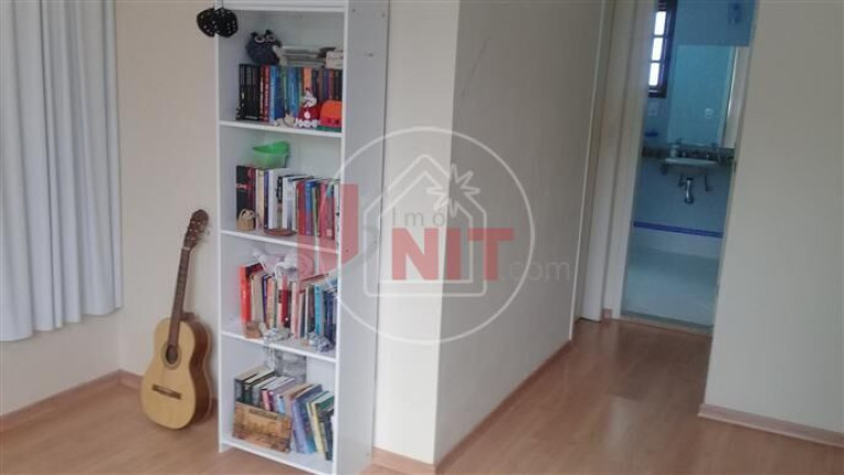 Imagem Casa com 3 Quartos à Venda, 320 m² em Pendotiba - Niterói